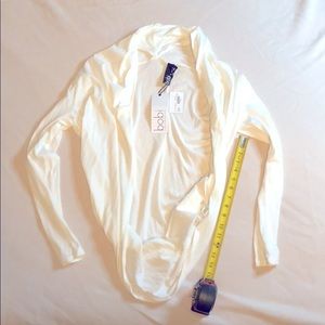 Women’s white cocoon sweater size M